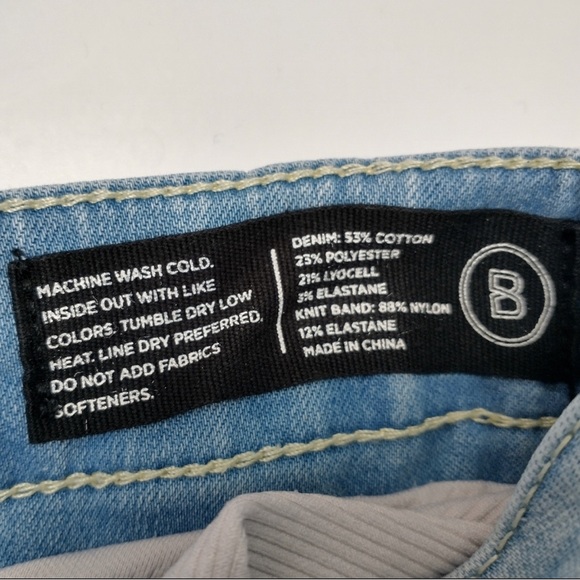 Blanqi Maternity Belly Support Light Wash Distressed Jeans, Size 14 - Picture 9 of 10